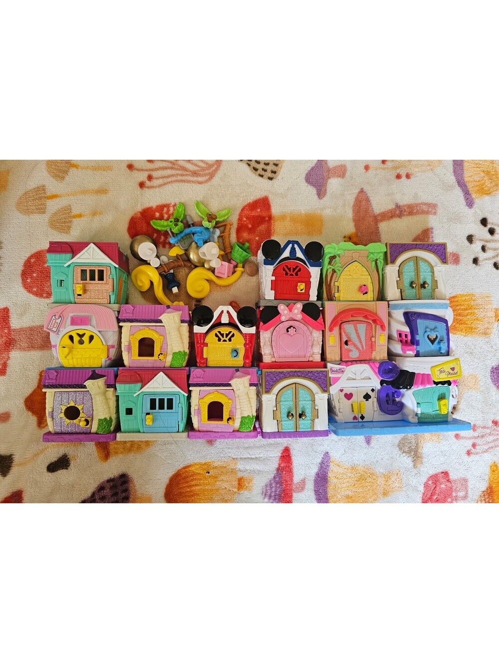 Disney doorables playhouse lot